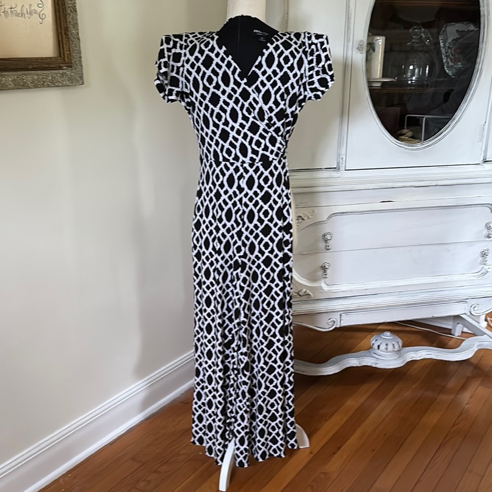Elegant Black and White Patterned Dress